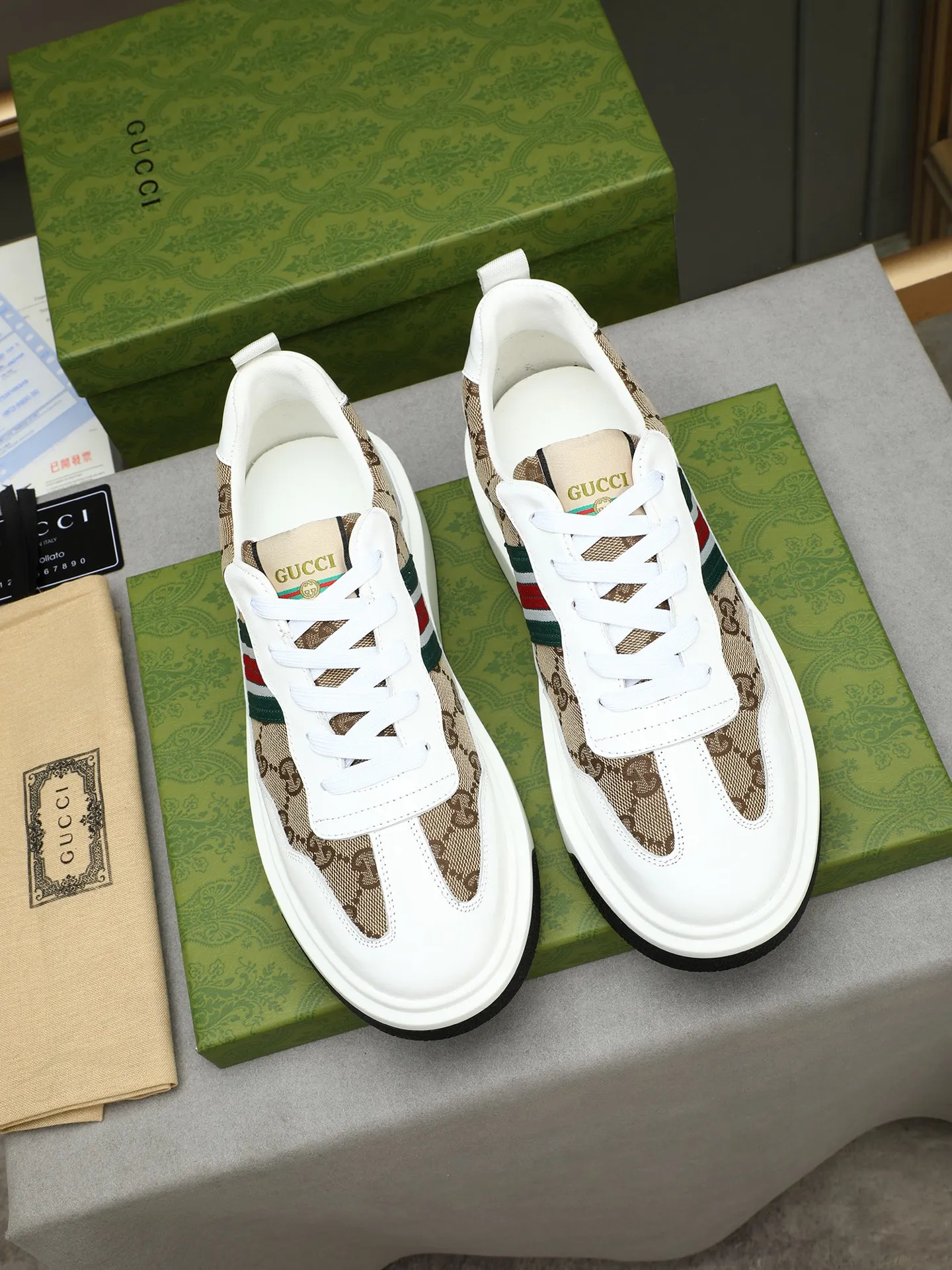 Men's shoes 💰480 New men's shoes GUCCI Fashion trend Made of first-layer calfskin ➕ washed sheep lining! The foot feels super comfortable and the workmanship is impeccable. Foam ultra-light outsole, size: 38-44 (45 customized) 4 colors to choose from!